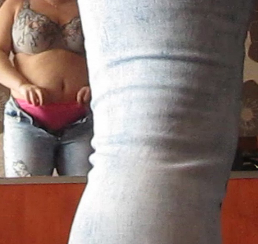 wife in ble jeans in mirrior and tits - N