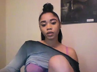 Ebony Girl Squirts On Webcam - Ebony Fucks Her Creamy Squirting Pussy And Anal On Webcam at DrTuber