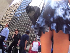 voyeur-under-the-table-upskirt
