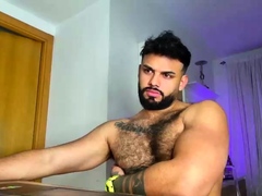 beefy-muscles-hunk-gay-men-sex